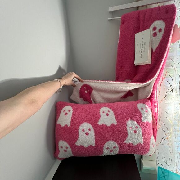 Cupcakes and Cashmere Pink Ghost Blanket and Pillow - Picture 2 of 3